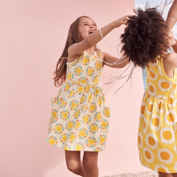 Sleeveless Playground Dress with Pockets - Picture 4 of 4